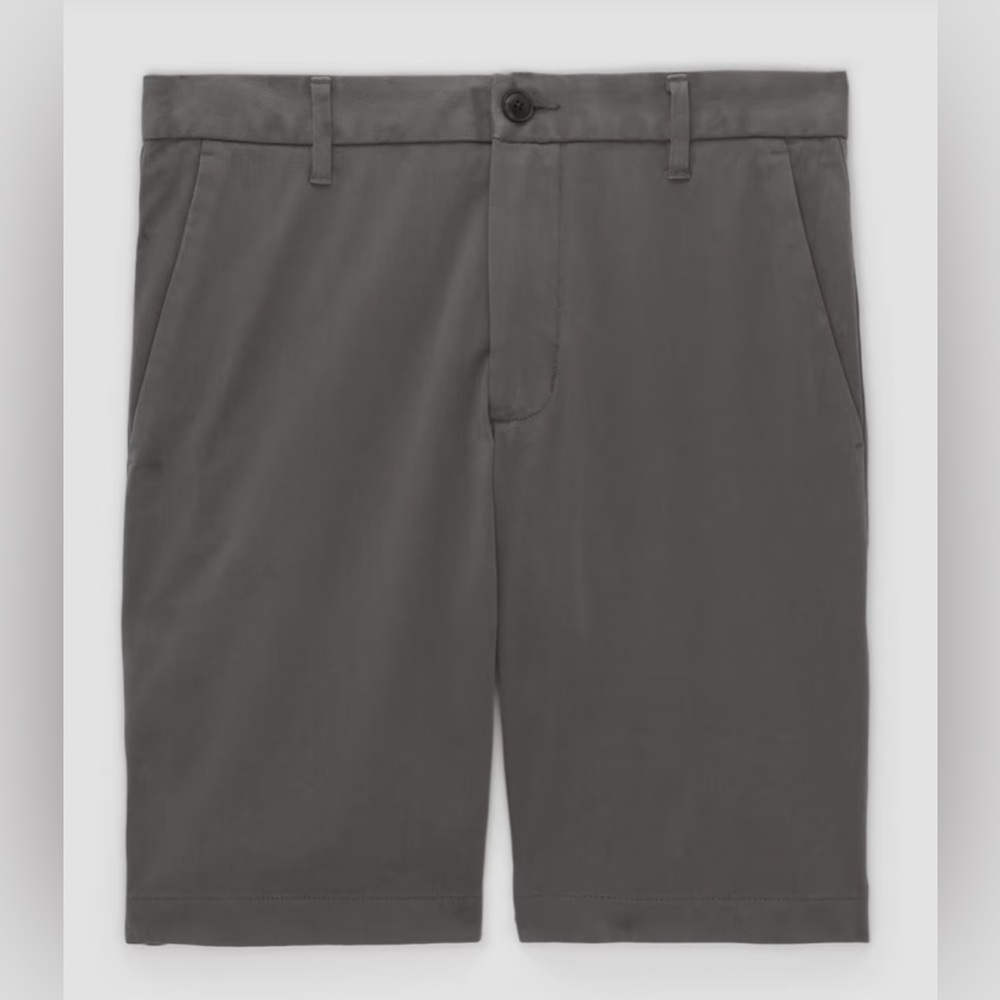 The 9" Slim Fit Performance Chino Short, size 32, color slate grey